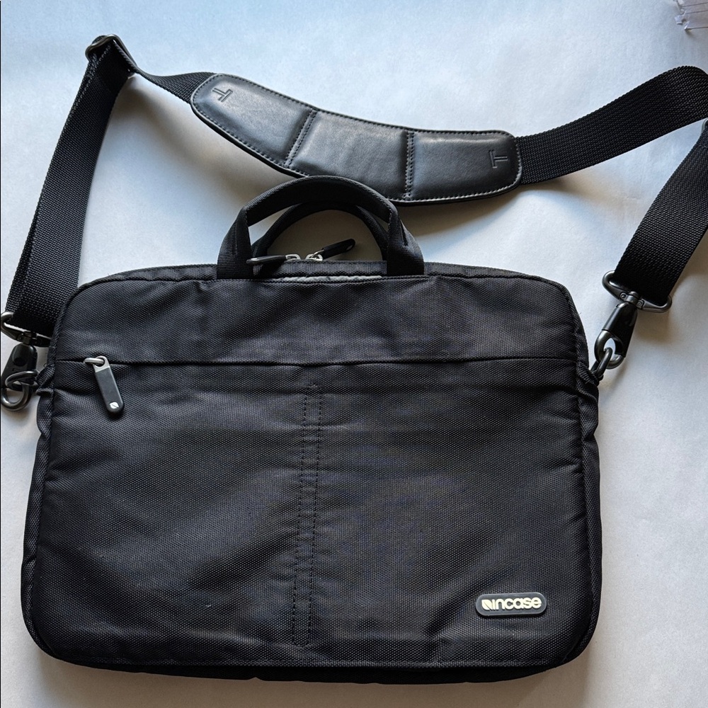 Incase Messenger Shoulder Laptop Bag (13-inch) black Basic Simple canvas Workbag